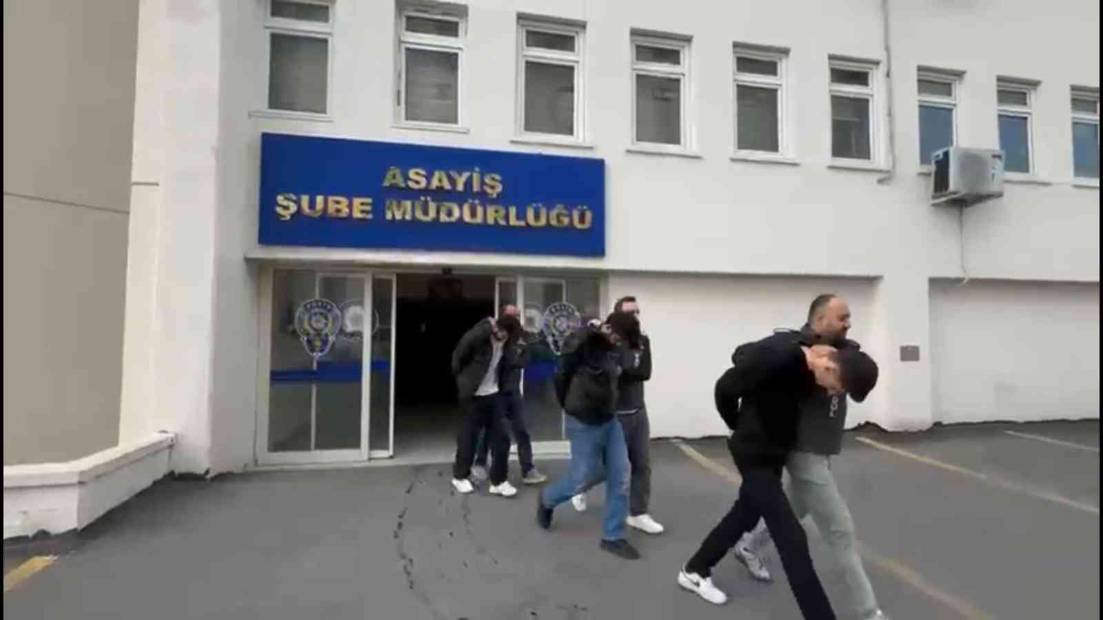 Ankara’da sosyal medya üzerinden büyü yaparak insanları birbirine bağlayacaklarını ve