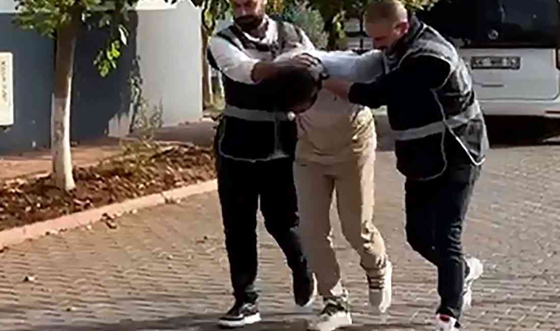 &nbsp; Fotoğraf Çekimi İhalesi Yüzünden Ortağını Darp Edip Silahla Havaya