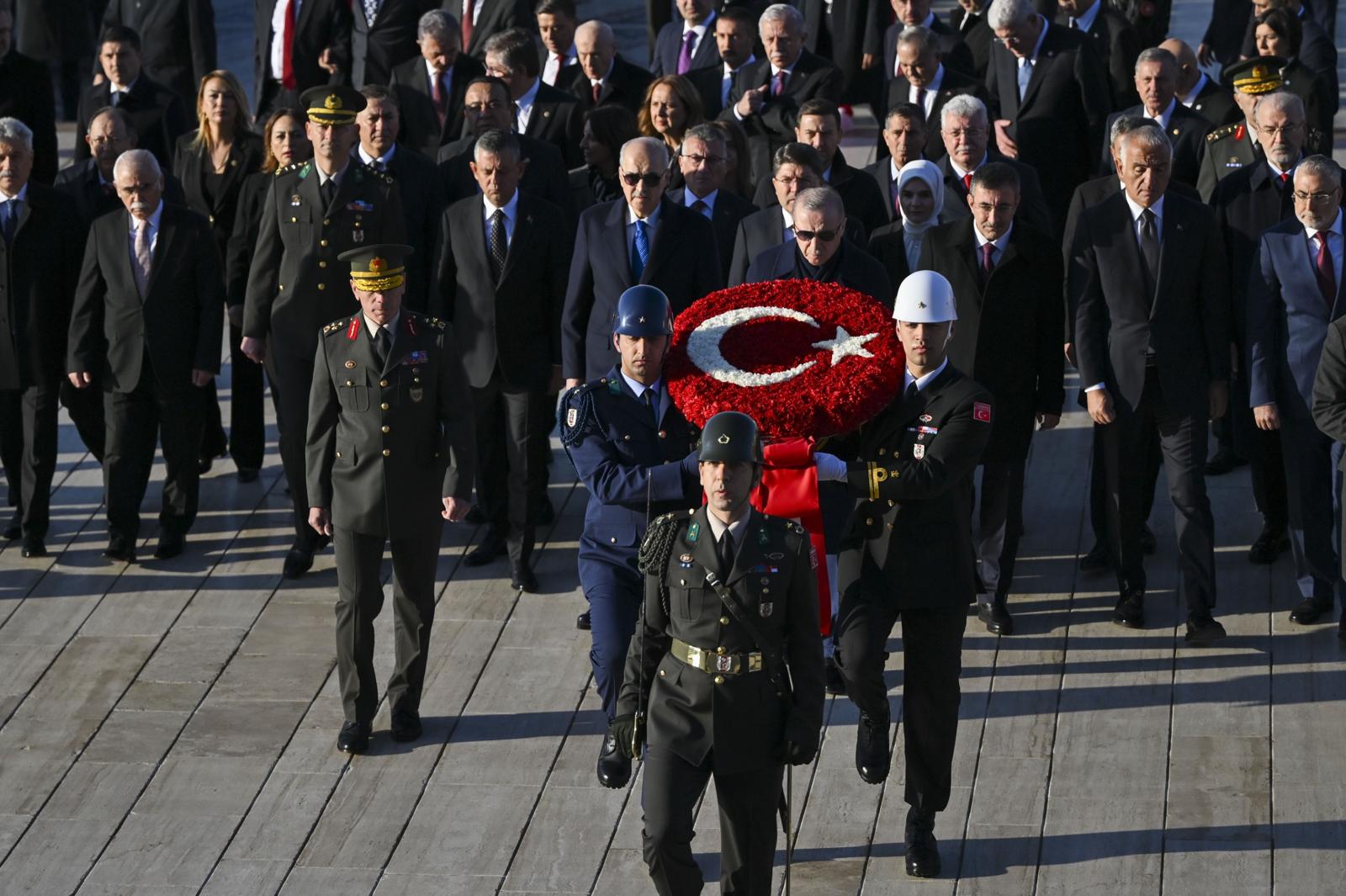 Devlet Töreni, Aslanlı Yol’da BaşladıTürkiye Cumhuriyeti’nin kurucusu Büyük Önder Gazi
