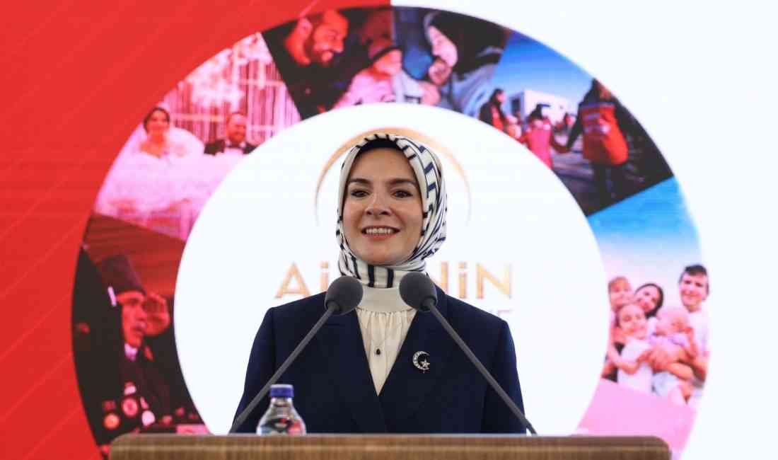 &nbsp; Aile ve Sosyal Hizmetler Bakanı Mahinur Özdemir Göktaş, mobil