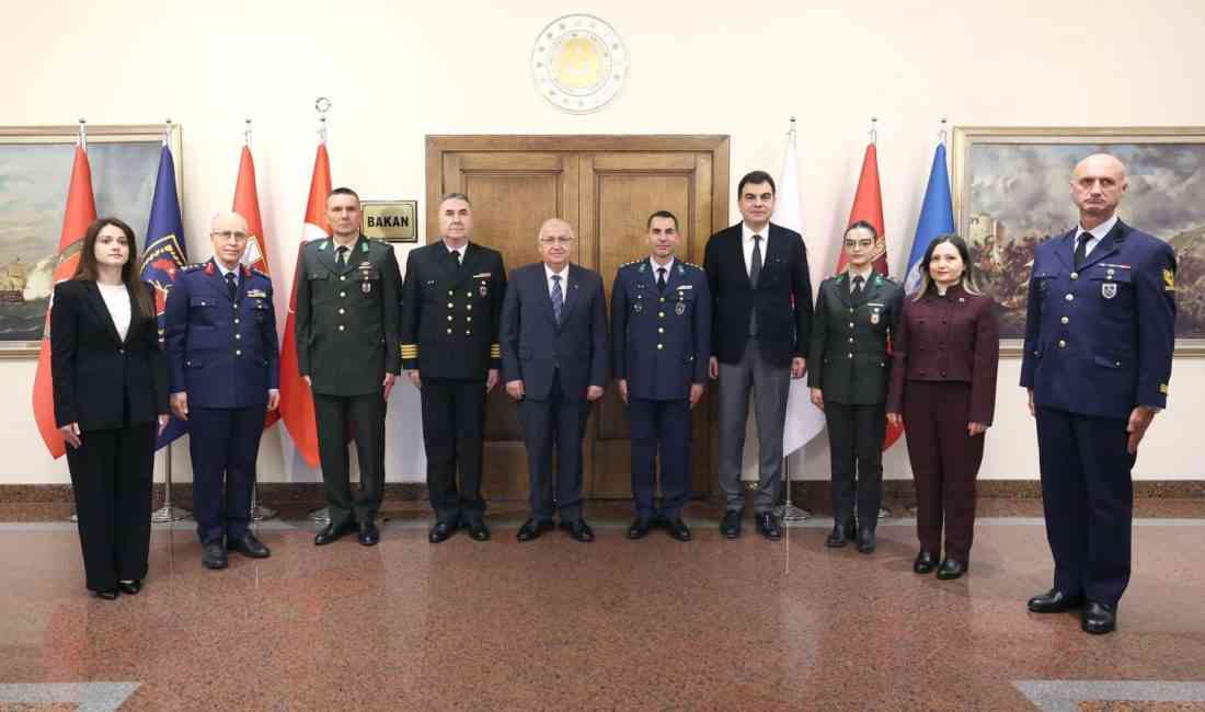 Bakan Güler, Bakanlık Bünyesindeki Öğretmenlerle Bir Araya Geldi Milli Savunma