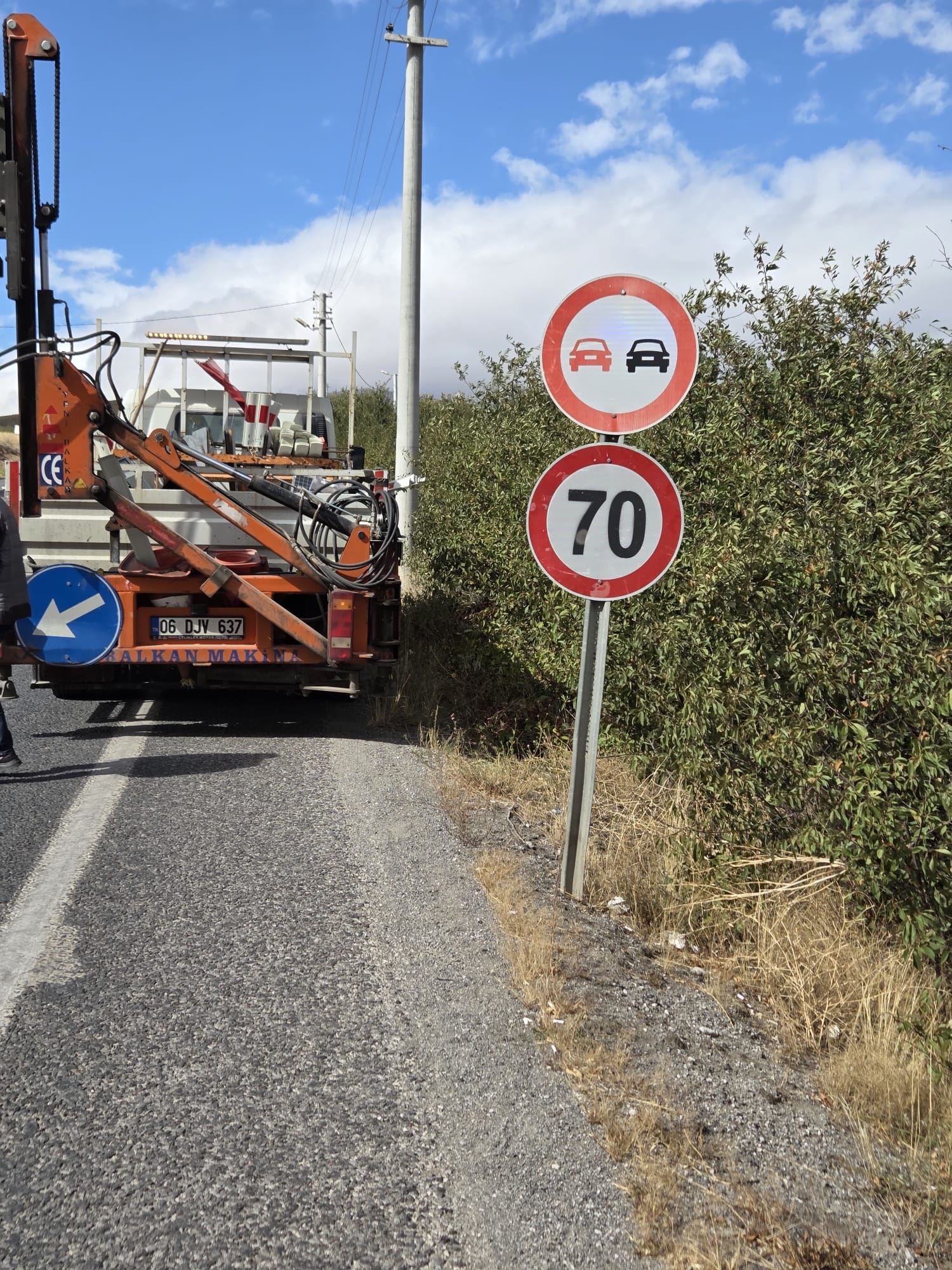   Ulaştırma ve Altyapı Bakanı Abdulkadir Uraloğlu, kara yollarında hız