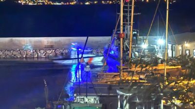   Yalova’dan Bozcaada’ya gitmek üzere denize açıldıktan sonra teknesi parçalanmış