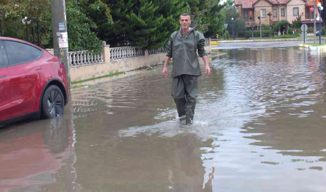 &nbsp; Sağanak Yağış Neden Olduğu Felaketi Aşmak İçin Çalışmalar Sürüyor
