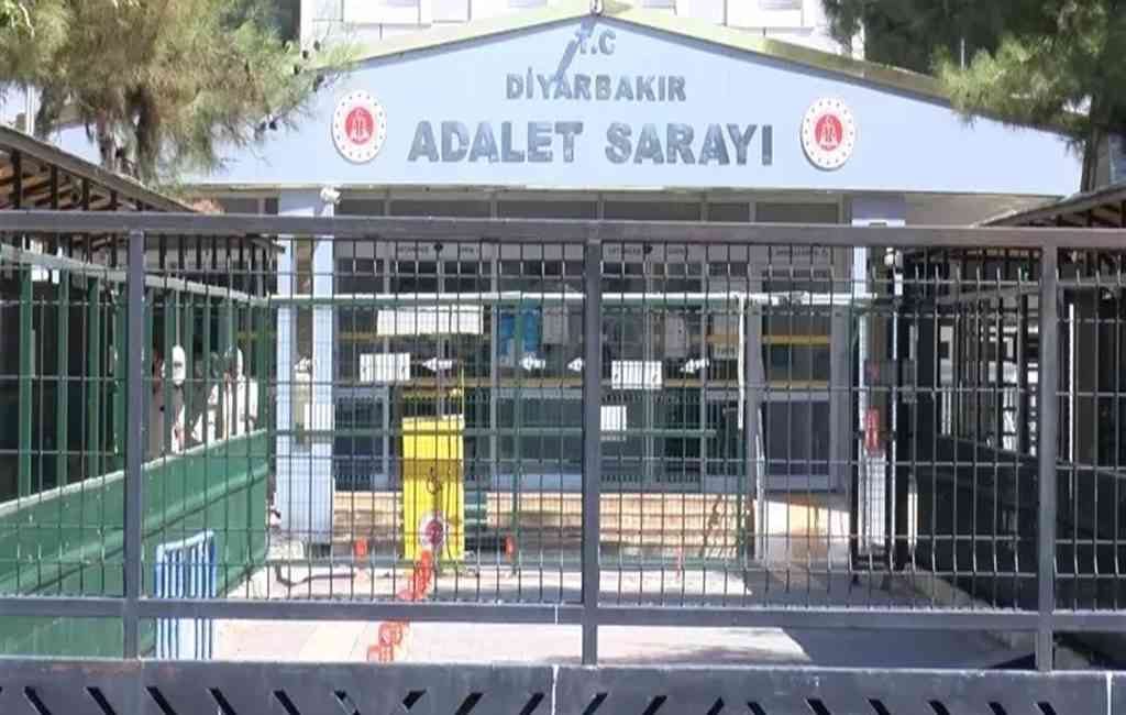 Diyarbakır’ın Ergani ilçesinde cezaevinden izinli çıkan babası Bünyamin Sargül’ü pompalı