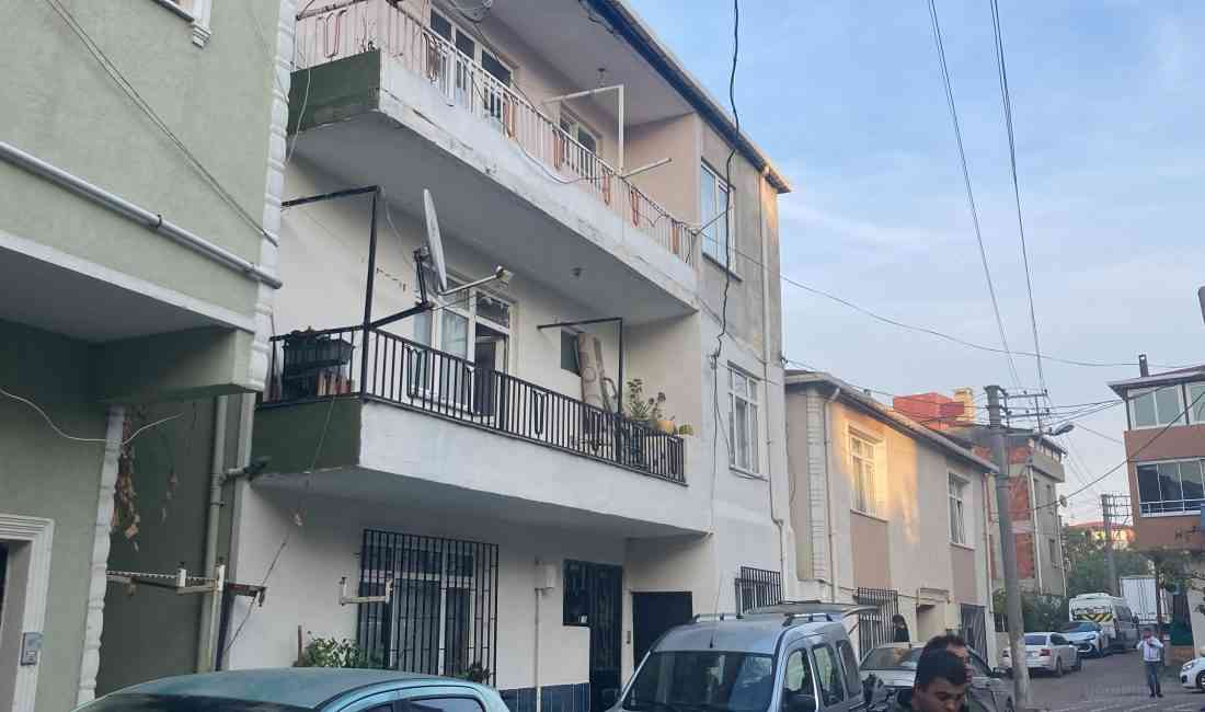 &nbsp; Kocaeli’nin Darıca ilçesinde, 4 ve 3 katlı yan yana