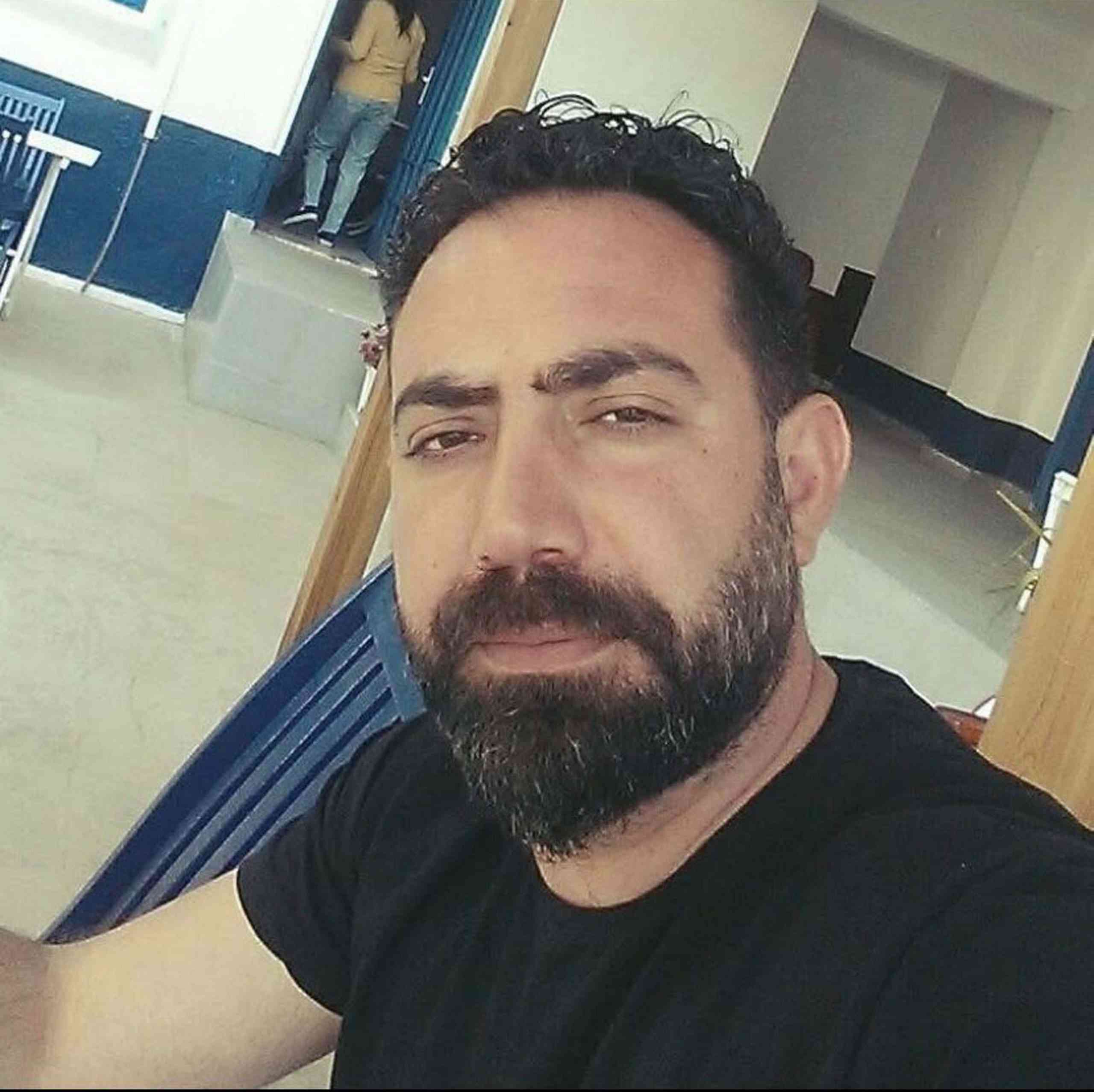 İzmir’in Konak ilçesinde diş hekimi Mehmet Emrah Düşmez’in (49) tabancayla