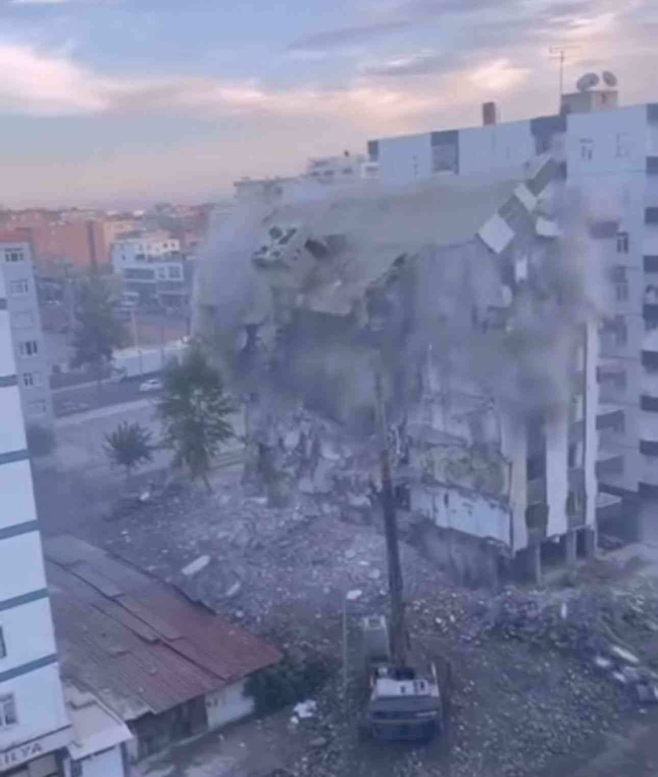 &nbsp; Diyarbakır’ın Bağlar ilçesinde, 6 Şubat depremlerinde ağır hasar aldığı