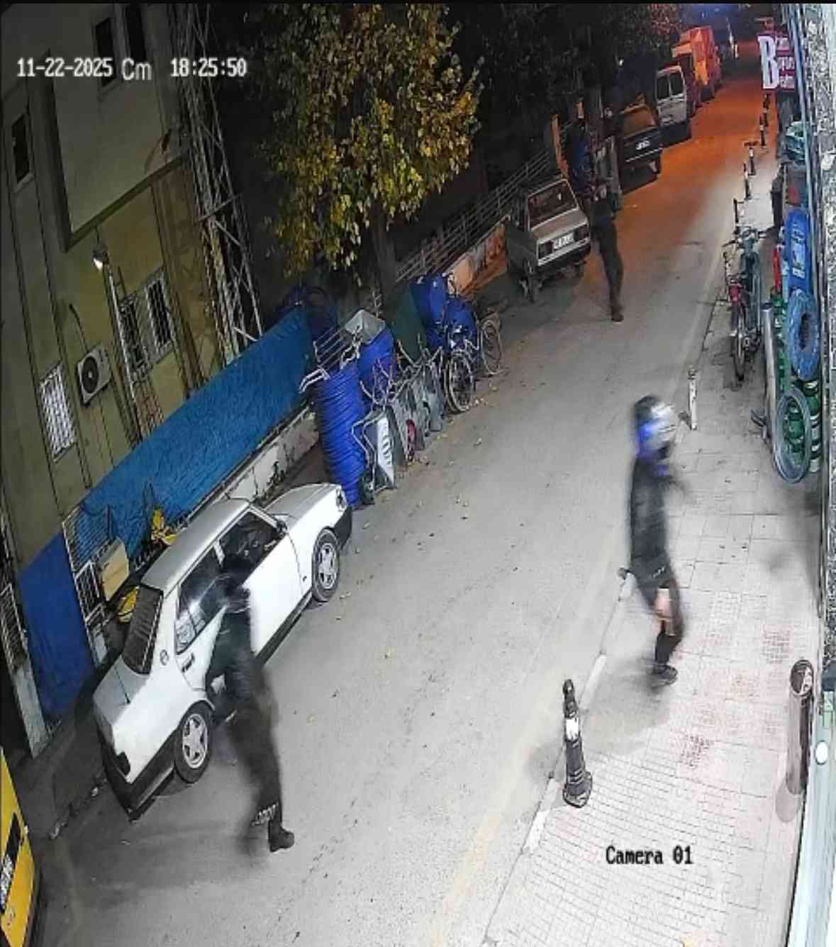 Müşterinin Arkasına Saklanan Berber Yaralı Kurtuldu Sinop’un Ayancık ilçesinde berber