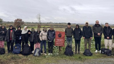 Edirne’nin Uzunköprü ilçesinde yapılan denetimlerde, yasa dışı yollarla Avrupa’ya gitmeye