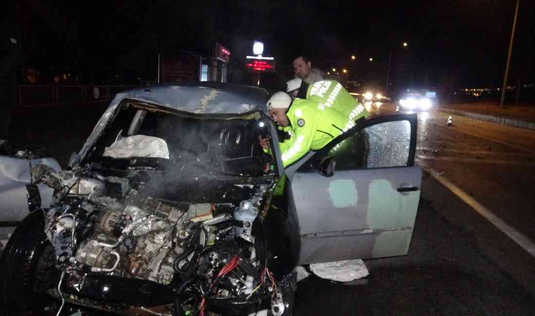 &nbsp; Hız Göstergesi 140 Kilometrede Takılı Kalan Otomobil Can Aldı