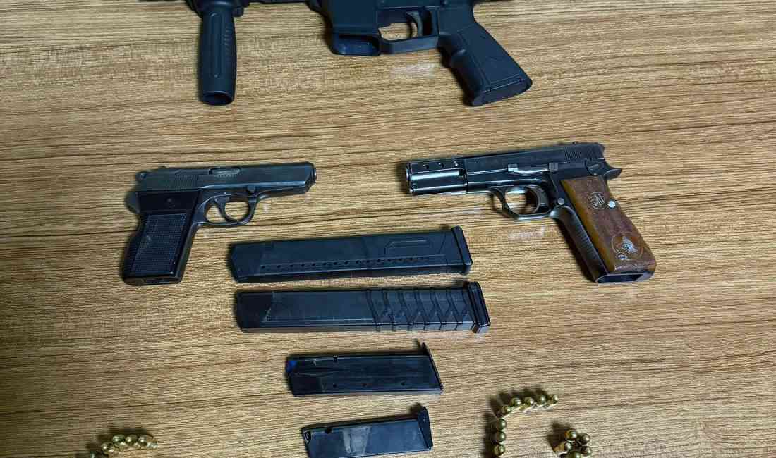 &nbsp; Evde 3 Ruhsatsız Tabanca Ele Geçirildi Adana’da polis ekiplerinin