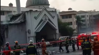 Endonezya’nın başkenti Cakarta’nın kuzeyinde, donanma üssü bölgesindeki SMAN 72 okulunun