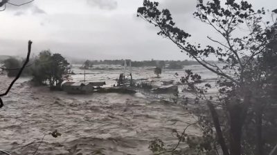   Filipinler’de etkili olan Kalmaegi Tayfunu nedeniyle hayatını kaybedenlerin sayısı