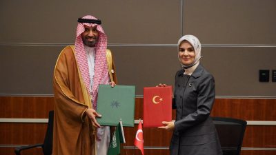 Aile ve Sosyal Hizmetler Bakanı Mahinur Özdemir Göktaş, Suudi Arabistan