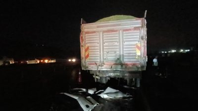   Gaziantep’in Köksalan Mahallesi’nde meydana gelen trafik kazasında, otomobilin kamyona