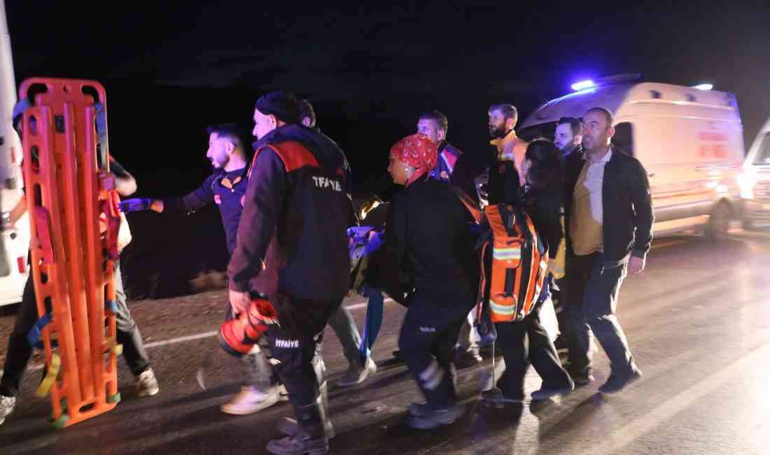 &nbsp; Yüksekova-Şemdinli Yolunda Trafik Kazası Meydana Geldi Hakkari’nin Yüksekova ilçesinde,