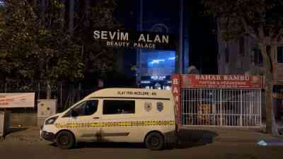 &nbsp; Motosikletli Saldırganlar Güzellik Merkezine Rastgele Ateş Etti İstanbul’un Ataşehir