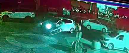 Beylikdüzü’nde meydana gelen kazada, hızla ilerleyen motosiklet, sola dönüş yapan