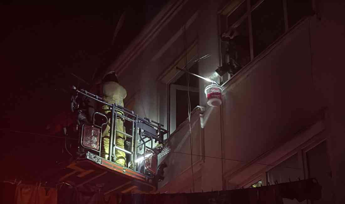 &nbsp; Beyoğlu’nda iki katlı bir binanın bodrum katında çıkan yangında,