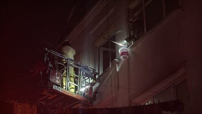   Beyoğlu’nda iki katlı bir binanın bodrum katında çıkan yangında,