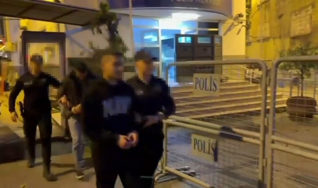   Beyoğlu’nda kız isteme töreni sırasında atılan havai fişeğin bitişikteki