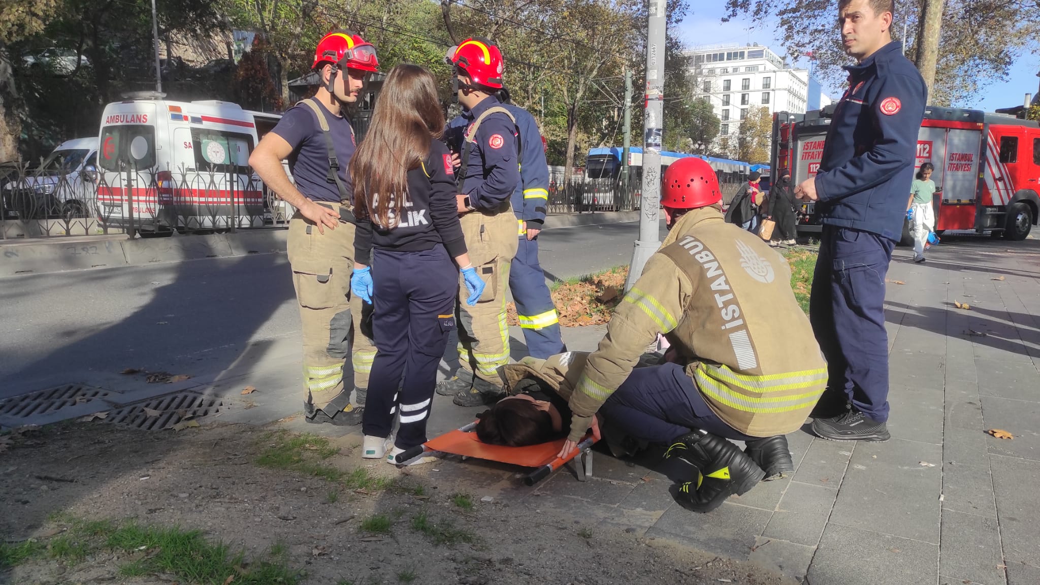   Tophane Durağında Trafik Kazası Meydana Geldi Beyoğlu Tophane durağında,