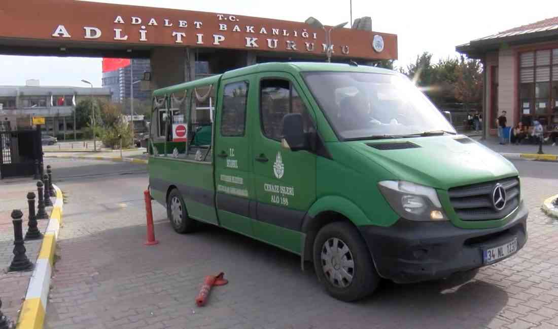 &nbsp; Esenyurt’ta 13 yaşındaki Eren Yılgın, dün akşam saatlerinde evinde