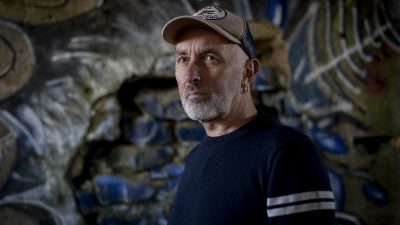 Dünyaca ünlü Fransız besteci, piyanist ve multi-enstrümantalist Yann Tiersen, uzun