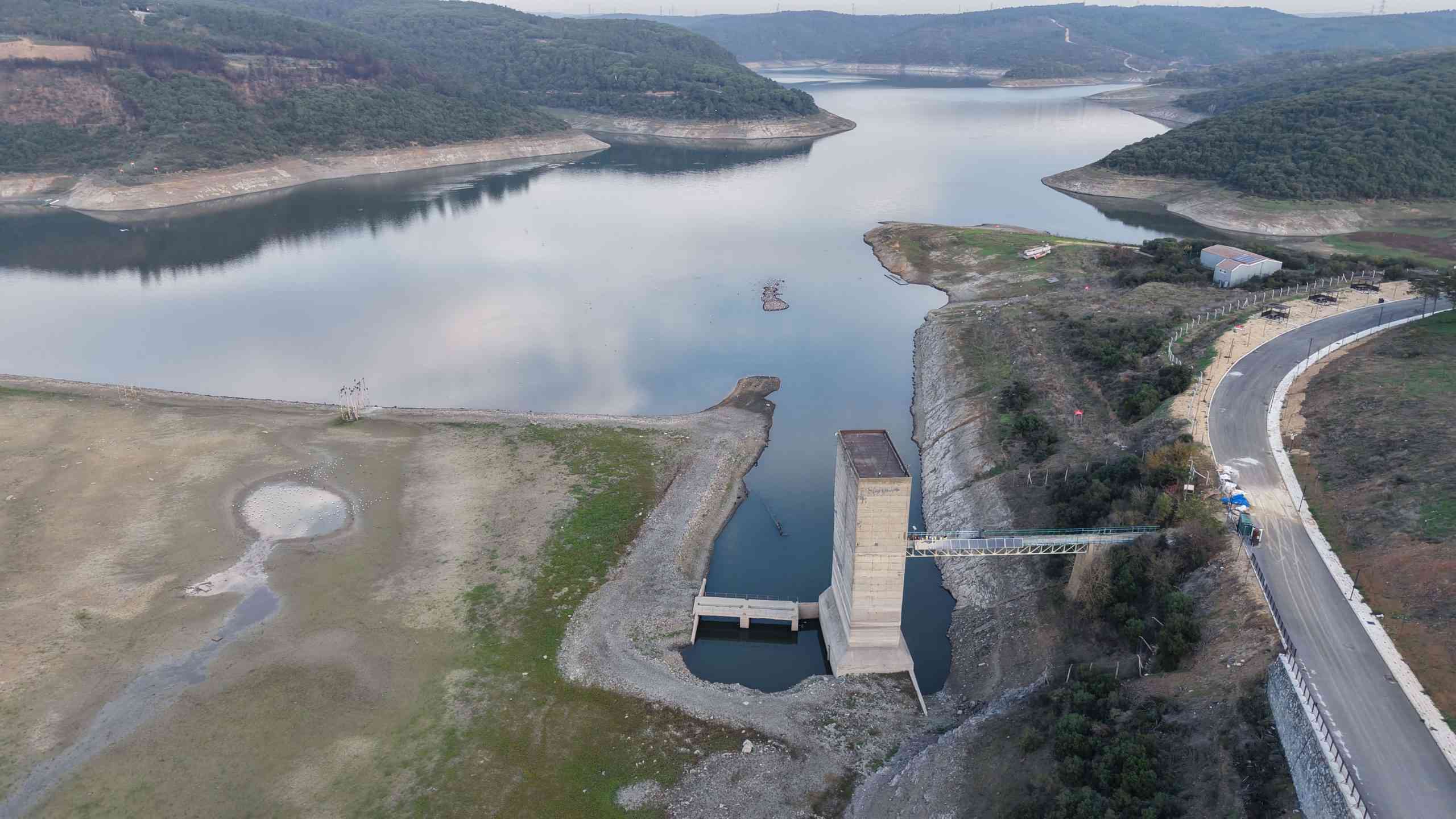 &nbsp; Kuraklık Etkisiyle Barajlardaki Su Seviyesi Düşüyor İstanbul’da sonbahar aylarında