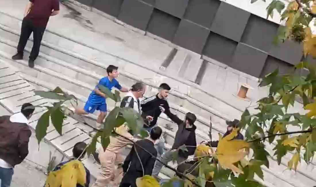 15 yaşındaki E.N.’yi rahatsız eden kişilere müdahale eden ağabeyi bıçakla