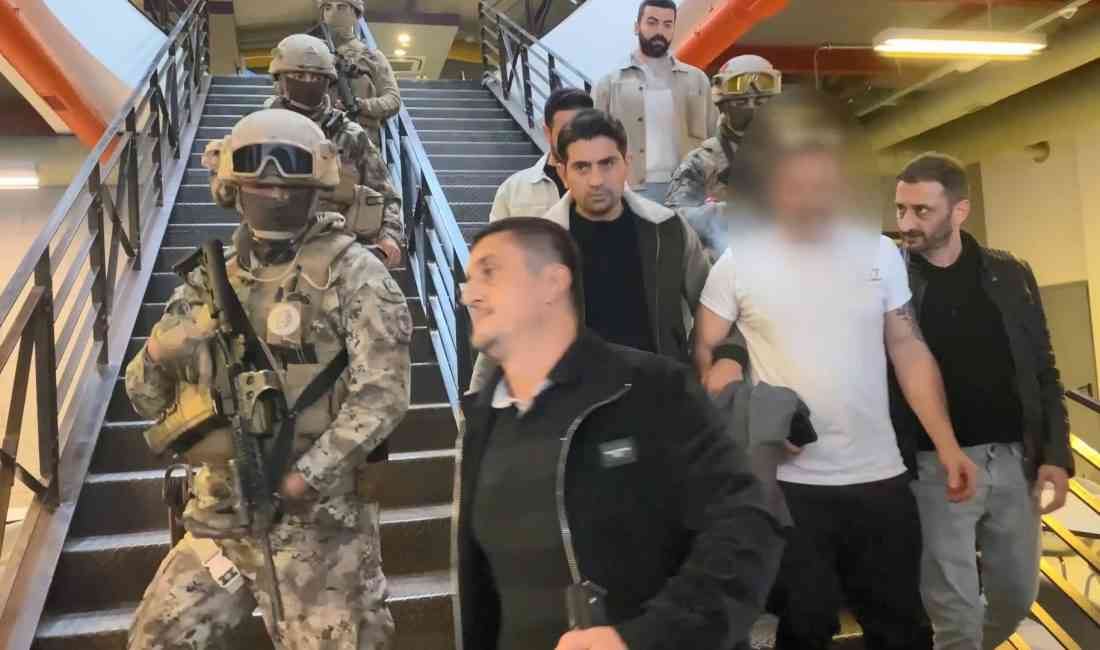 Güvenlik Noktasında Oyuncak Silah Çeken Şüpheli, Polis Müzakeresi Sonrası Gözaltına