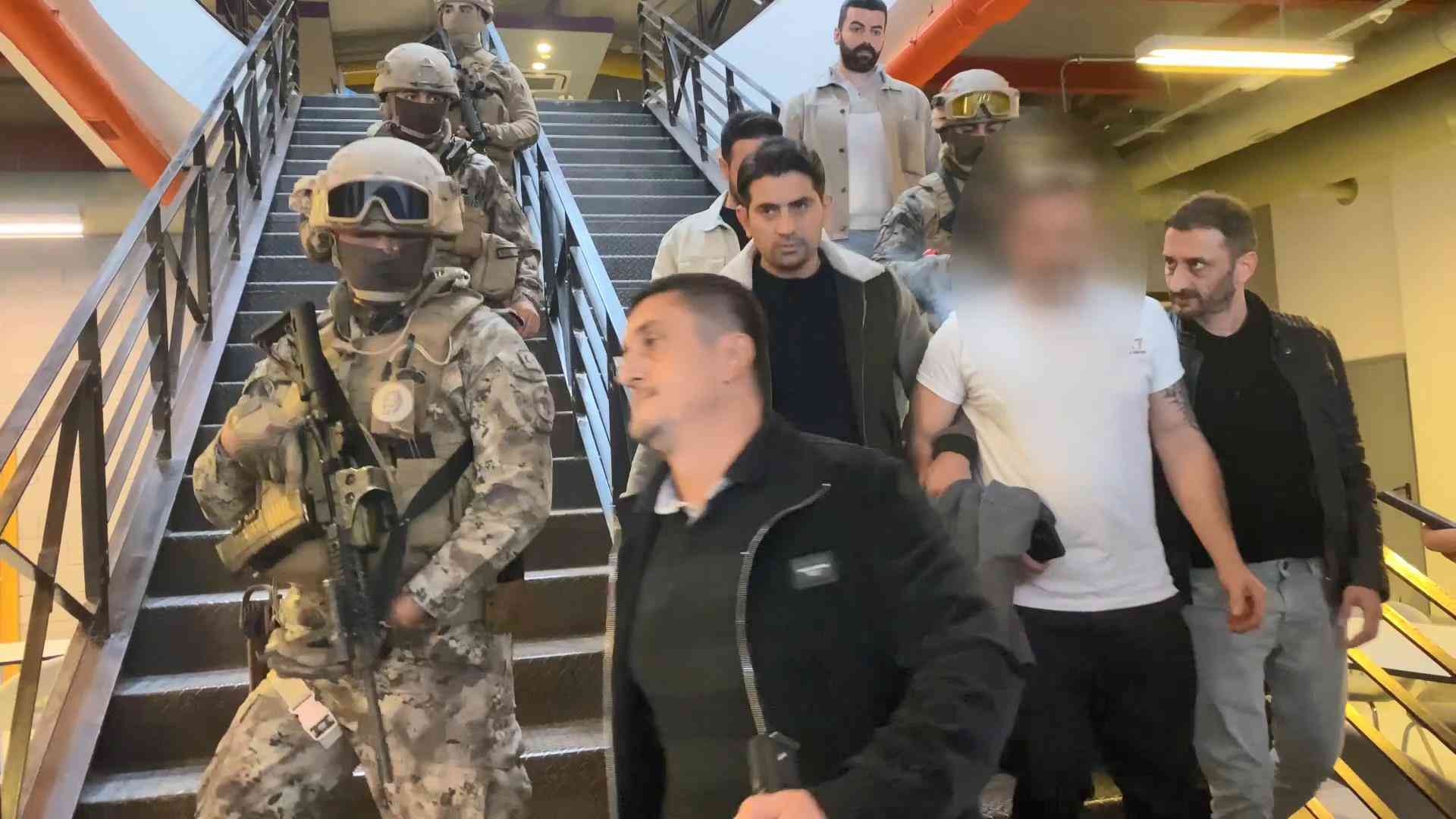 Güvenlik Noktasında Oyuncak Silah Çeken Şüpheli, Polis Müzakeresi Sonrası Gözaltına