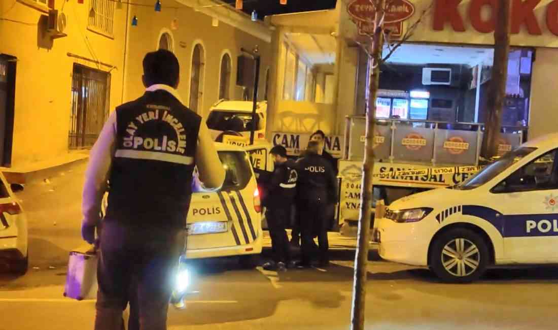 &nbsp; Üsküdar’da, komşular arasında “Evimin önüne çöp attın” iddiasıyla başlayan