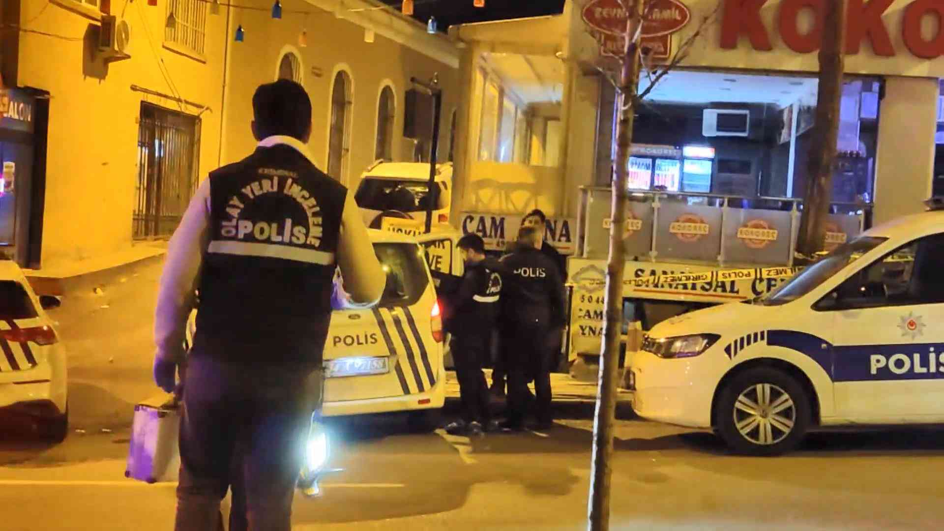 &nbsp; Üsküdar’da, komşular arasında “Evimin önüne çöp attın” iddiasıyla başlayan