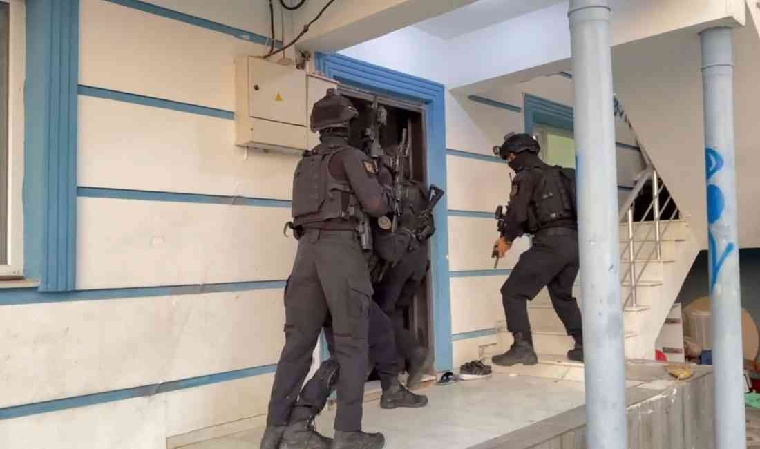 İzmir merkezli, 2 ilde gerçekleştirilen operasyonda, ‘Medeler’ suç örgütüne üye