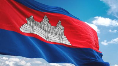   Kamboçya’nın Kampong Thom eyaletinde, bir otobüsün nehre düşmesi sonucu