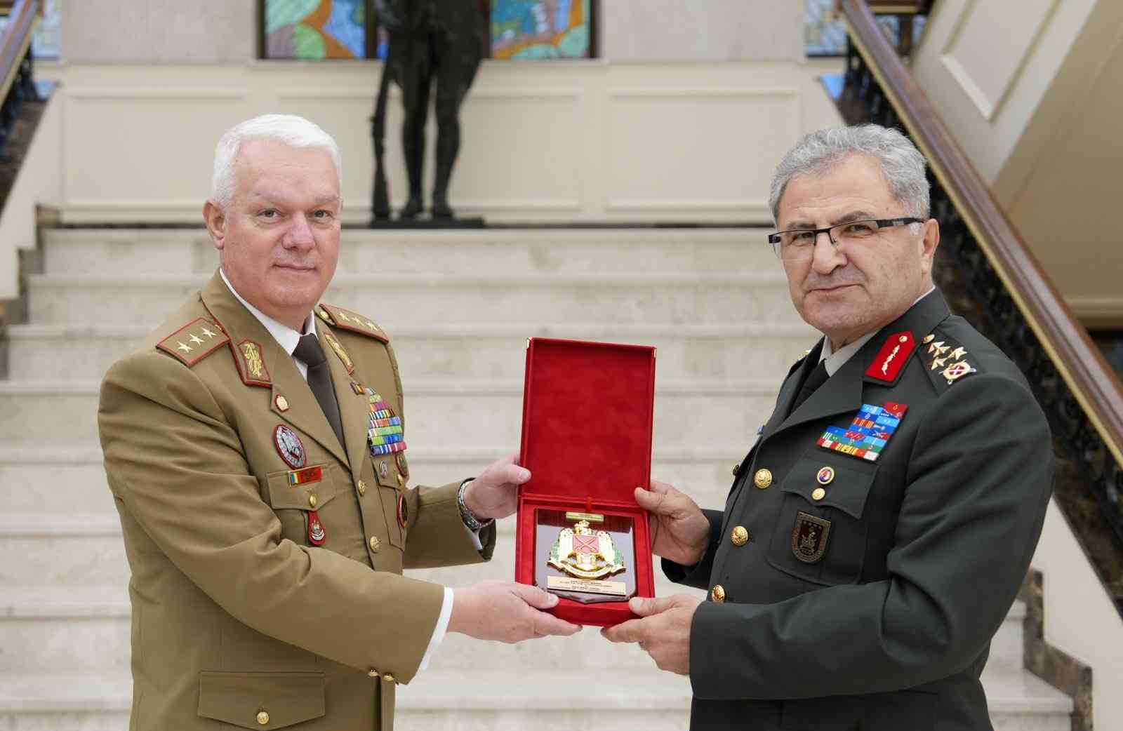 Kara Kuvvetleri Komutanı Orgeneral Metin Tokel, Romanya Kara Kuvvetleri Komutanı