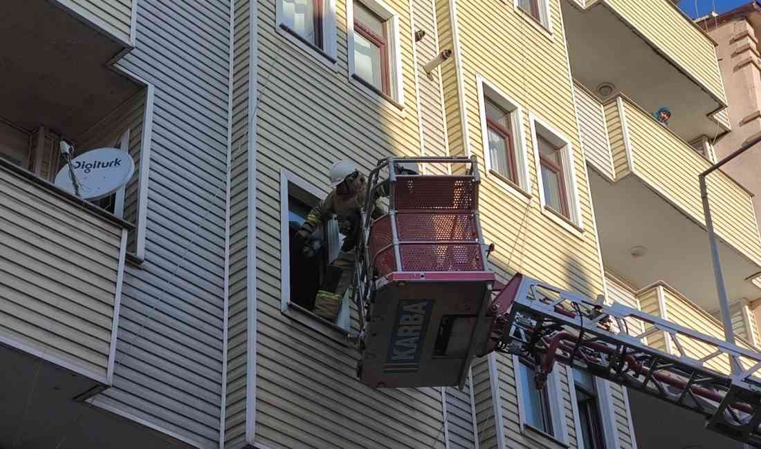 &nbsp; Giriş Katında Çıkan Yangın Korkuttu Kars’ın Şehitler Mahallesi İnönü