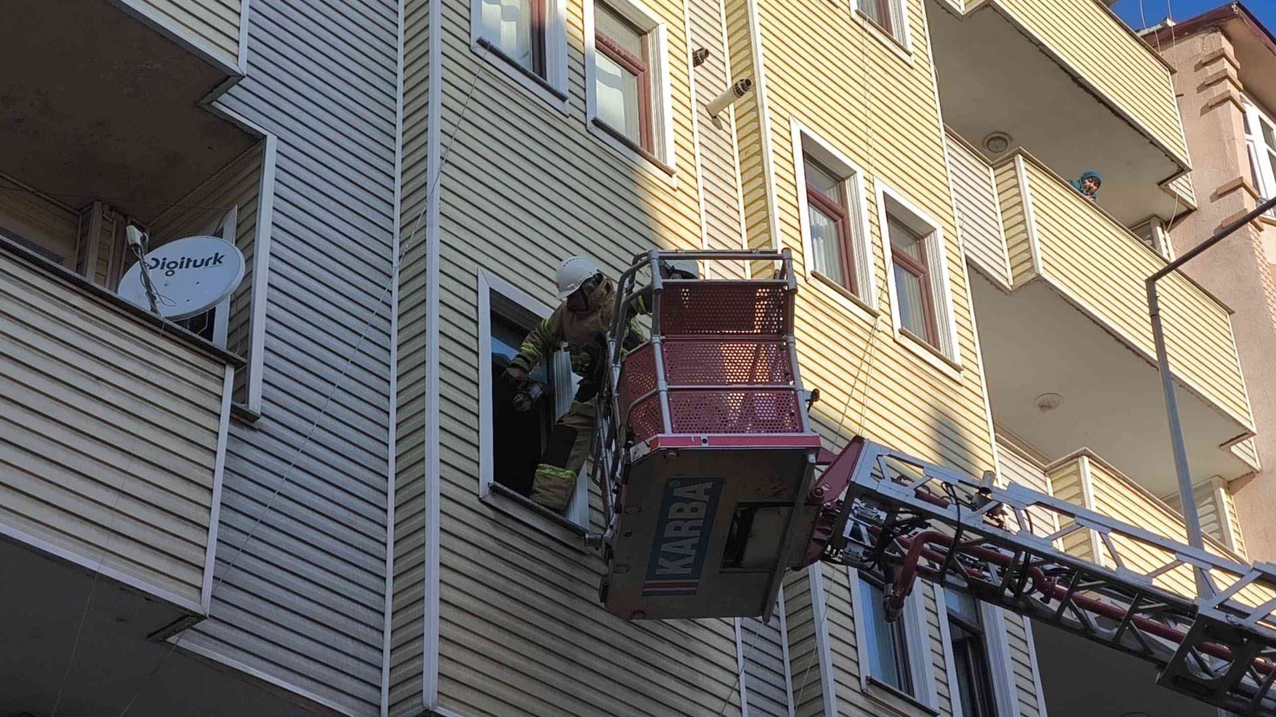 &nbsp; Giriş Katında Çıkan Yangın Korkuttu Kars’ın Şehitler Mahallesi İnönü
