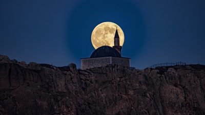 Kasım Dolunayı, diğer adıyla Süper Ay ya da Kunduz Ayı,