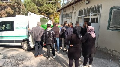   Gaziantep’te kamyona arkadan çarpan otomobilde bulunan 3 kişi yaşamını