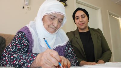 Malatya’nın Doğanşehir ilçesinde yaşayan Emine Genç (88), eşi Mustafa Genç