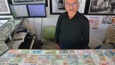   Manisa’nın Demirci ilçesinde fotoğrafçılık yapan Ali Özkahraman (63), 50