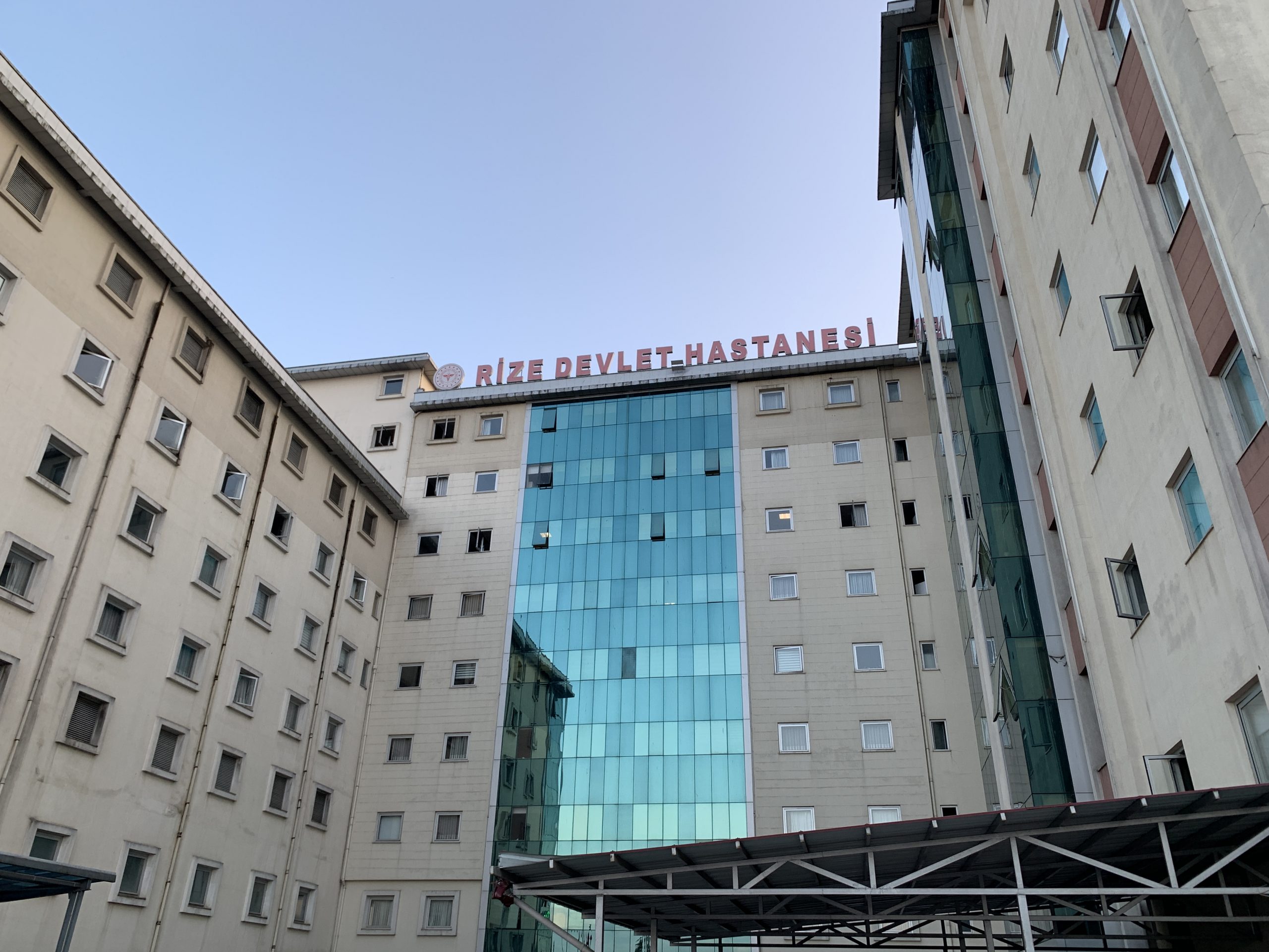   Rize’nin Muradiye beldesinde düzenlenen mevlit yemeğinin ardından zehirlenen 94