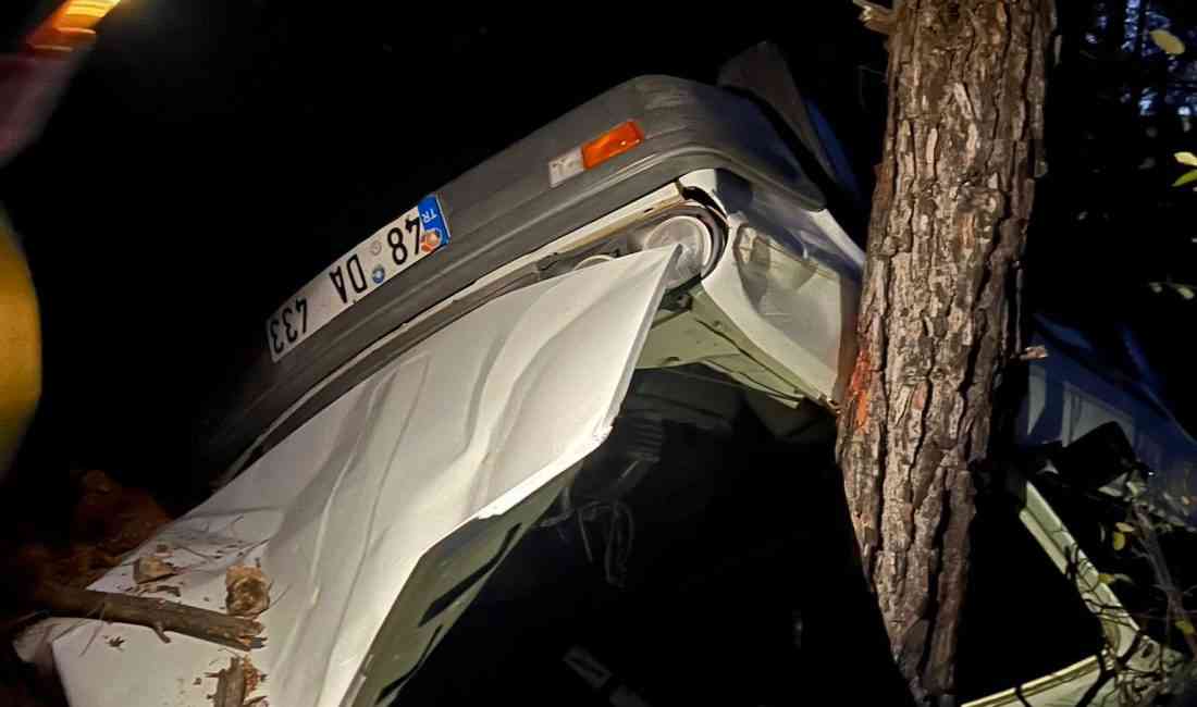 &nbsp; Muğla’nın Menteşe ilçesinde meydana gelen kazada, uçuruma yuvarlanan otomobilde