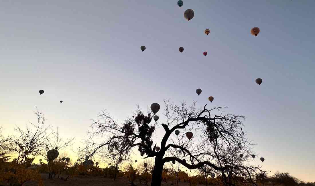 &nbsp; Türkiye’nin önemli turizm merkezlerinden Kapadokya, sonbaharın gelmesiyle birlikte adeta