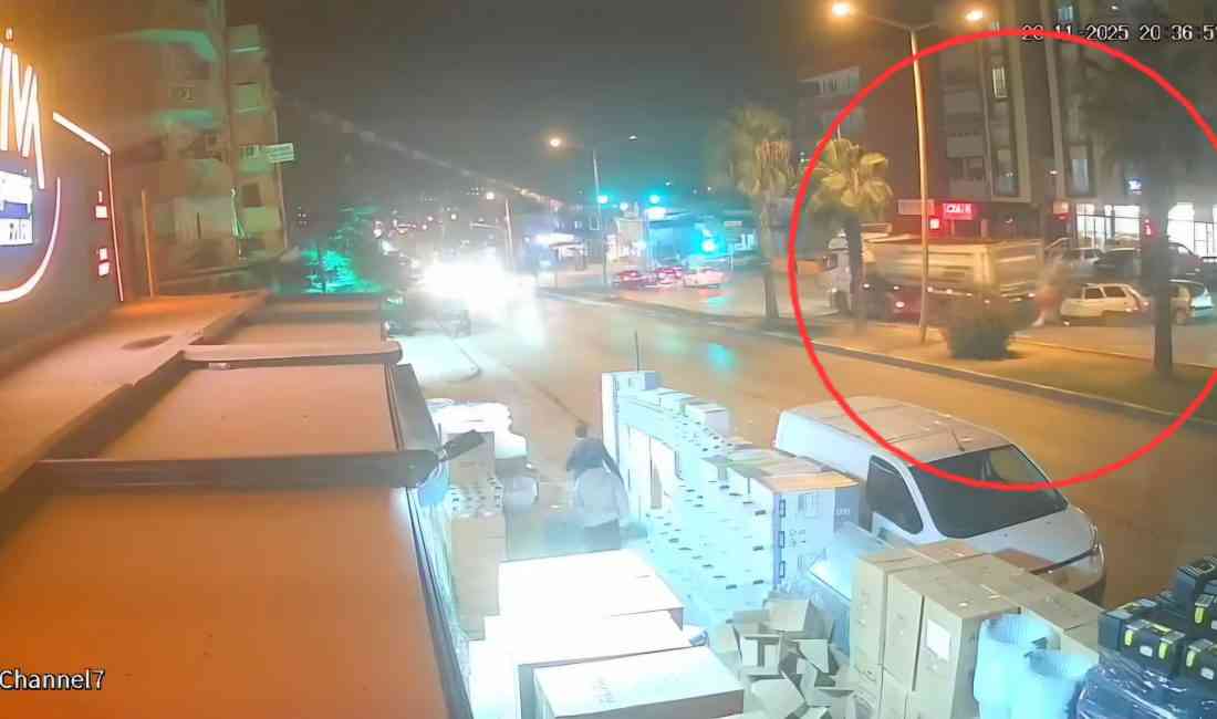 &nbsp; Kaza Anı Güvenlik Kamerasına Yansıdı, Sürücü Hastaneye Kaldırıldı Adana’nın