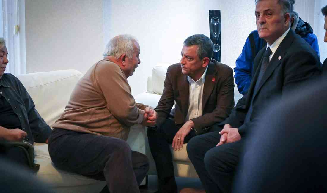 &nbsp; CHP Lideri Özel, Şehit Pilotun Ailesine Başsağlığı Diledi CHP