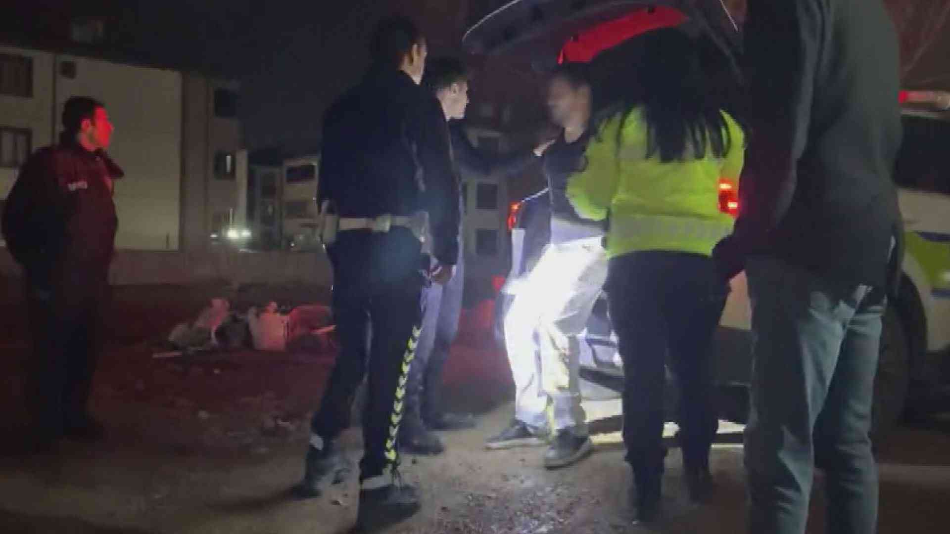 &nbsp; Bursa’nın İnegöl ilçesinde, polis ekiplerinin ‘dur’ ihtarına uymayan sürücü,